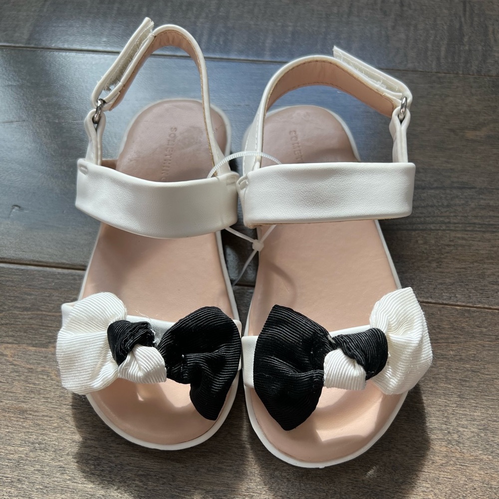 BRAND NEW Something Navy Toddler Girl Sandals Size 8